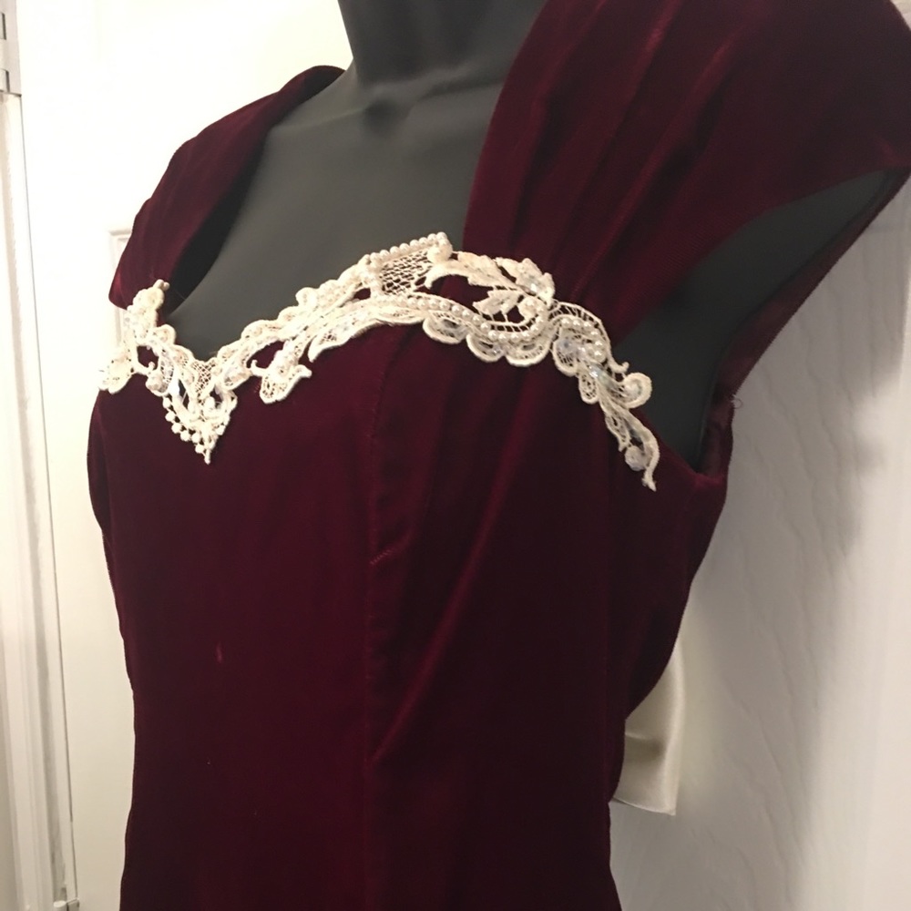 Maurices-Retro, long velvet formal, fits like 4